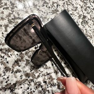 Saint Laurent shield sunglasses - unisex